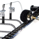 Schmierpinsel mit Kette